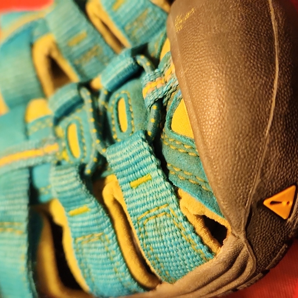 Keen Kids Aqua Blue and Yellow Sandals Size Toddler 6 - Picture 16 of 16